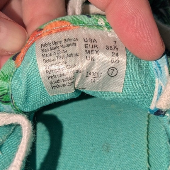 Airwalk Women's Tropical Floral Canvas Sneakers Size 7 Low Top Lace Up Shoes - Picture 4 of 9